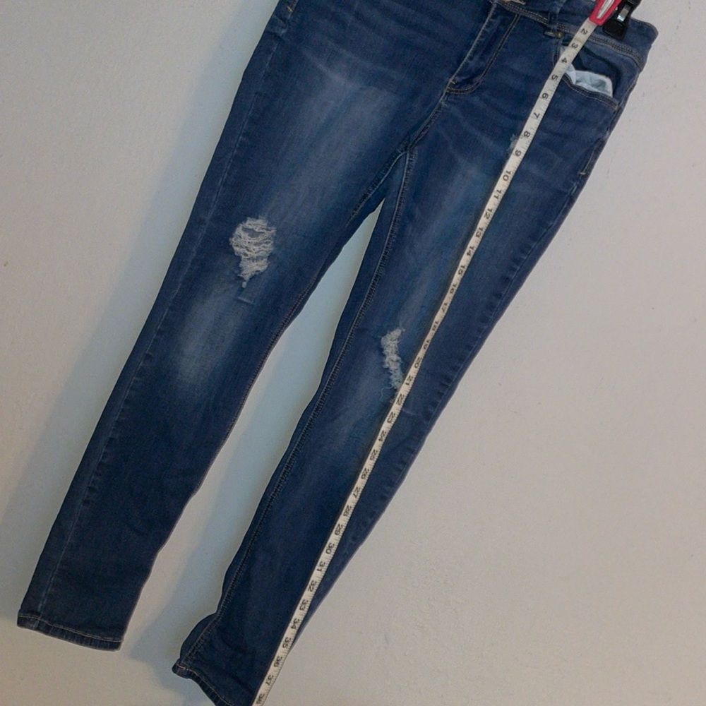 Lady Jean - Picture 2 of 12
